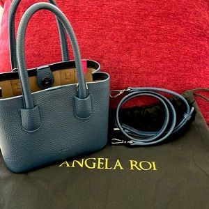 CHER MICRO [SIGNET] - NAVY excellent condition. Only worn a few times.